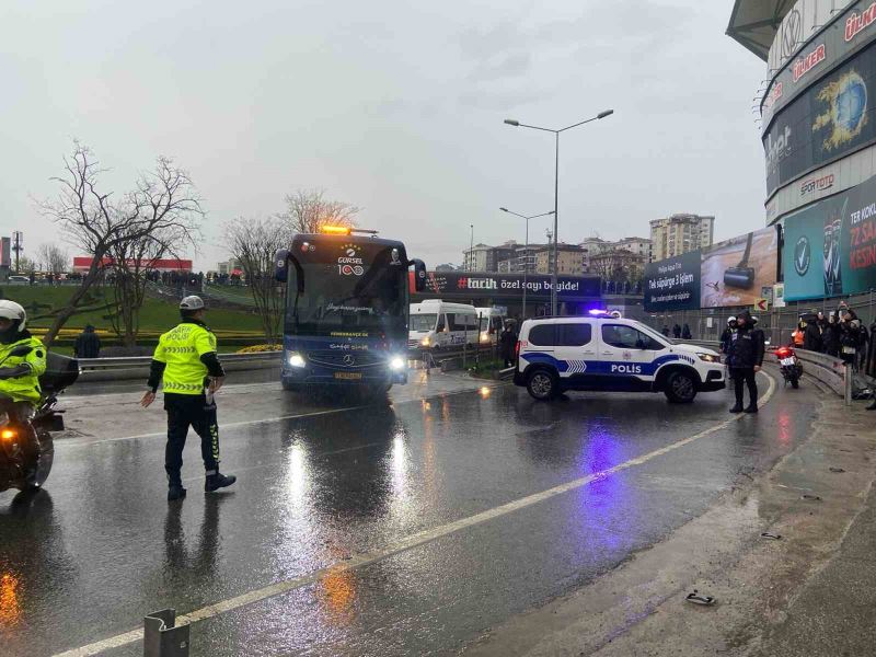 Fenerbahçe stada ulaştı