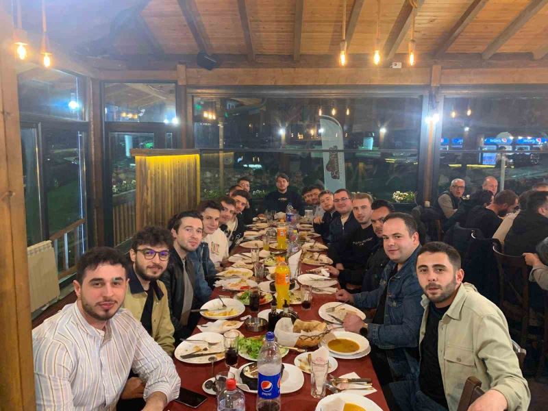 Türkiye’de okuyan Makedonyalı öğrenciler iftarda buluştu
