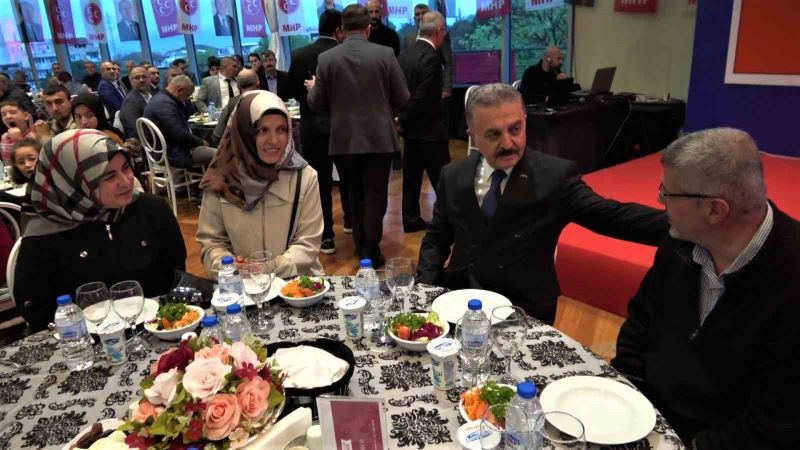 MHP Bursa’daki depremzedelerle iftar sofrasında buluştu
