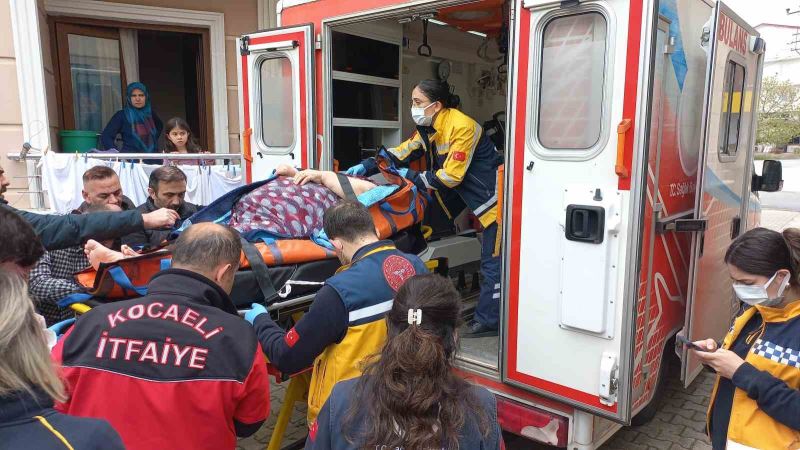 Düştüğü yerden kalkamayan obez kadın için ekipler seferber oldu
