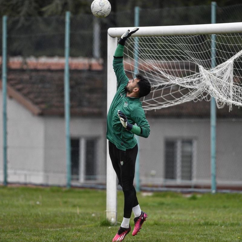 Bursaspor, Isparta’da antrenman yaptı
