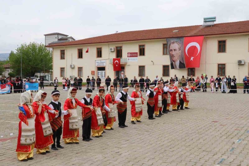 Taşova’da 23 Nisan coşkuyla kutlandı
