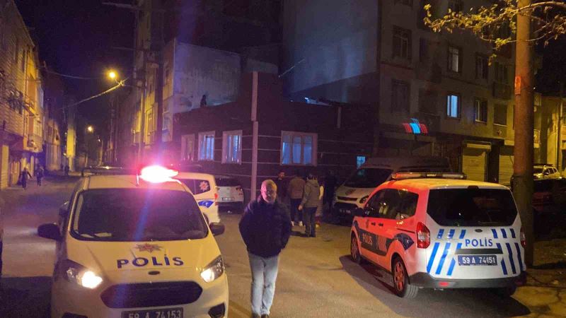 Silah sesleri polisi harekete geçirdi, çatı katından cephanelik çıktı: 11 gözaltı
