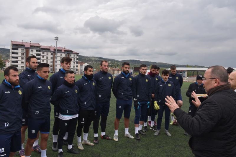 Söğütspor zorlu 1969 Bilecik Spor Kulübü maçı öncesi tüm hazırlıkları tamamladı
