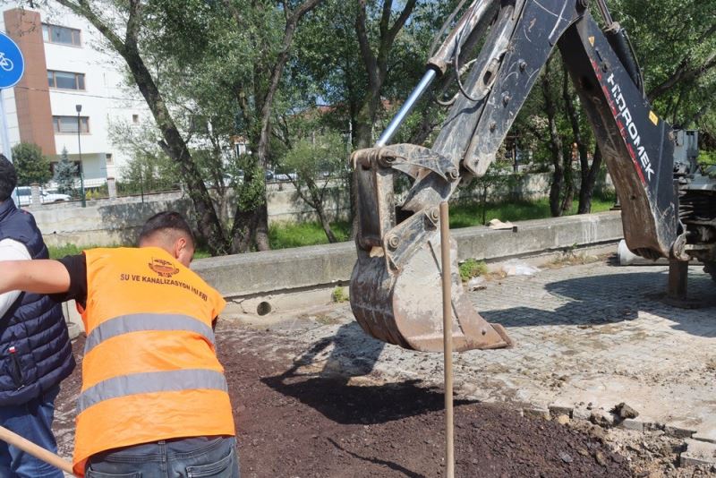 Yalova Belediyesi Aydoğan Caddesi’nde altyapıyı yeniliyor