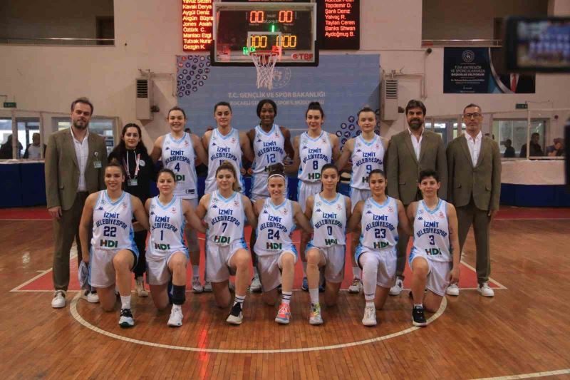 İzmit Belediyespor’dan hakem açıklaması
