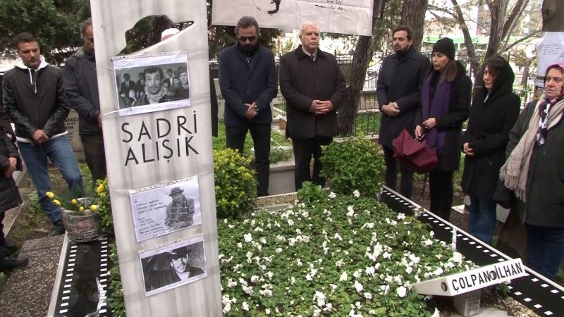 Sadri Alışık 98’inci doğum gününde mezarı başında anıldı
