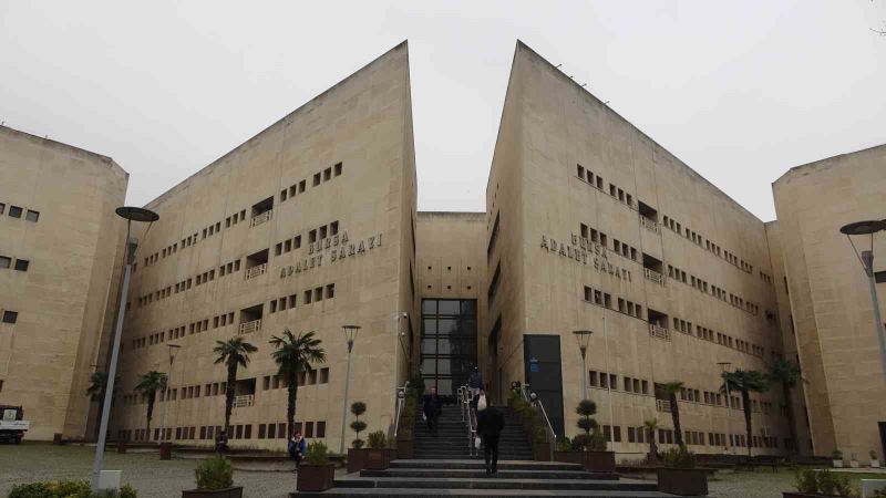 Duruşma sırasını beklerken fenalaşarak hayatını kaybetti
