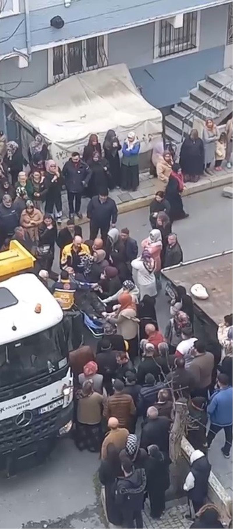 Küçükçekmece’de hafriyat kamyonu sürücüsü 85 yaşındaki adamı ezdi
