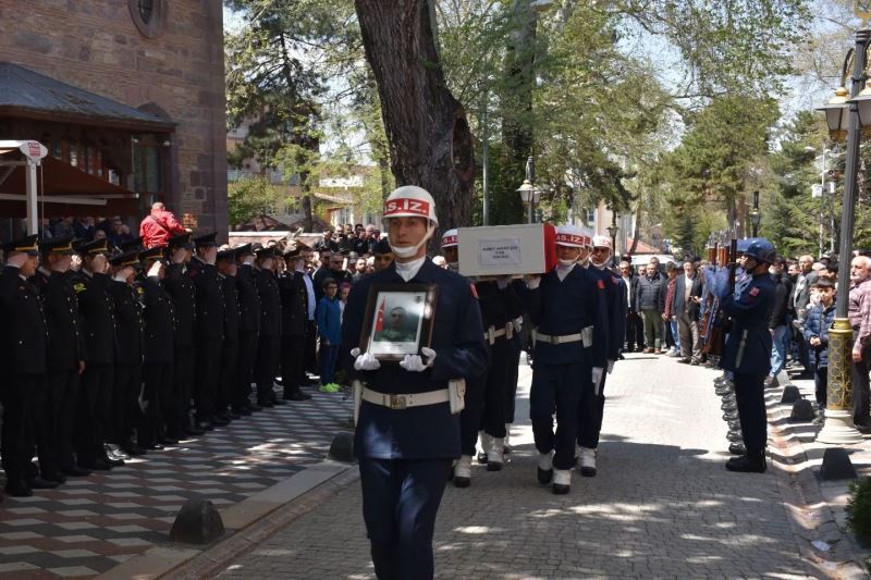 Görevi başında hayatını kaybeden piyade er son yolculuğuna uğurlandı
