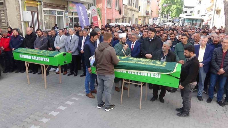 Yangında ölen kahraman baba ve kızı son yolculuklarına uğurlandı
