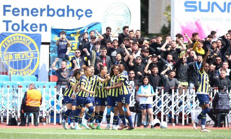 Derbiyi kazanan Fenerbahçe avantaj elde etti
