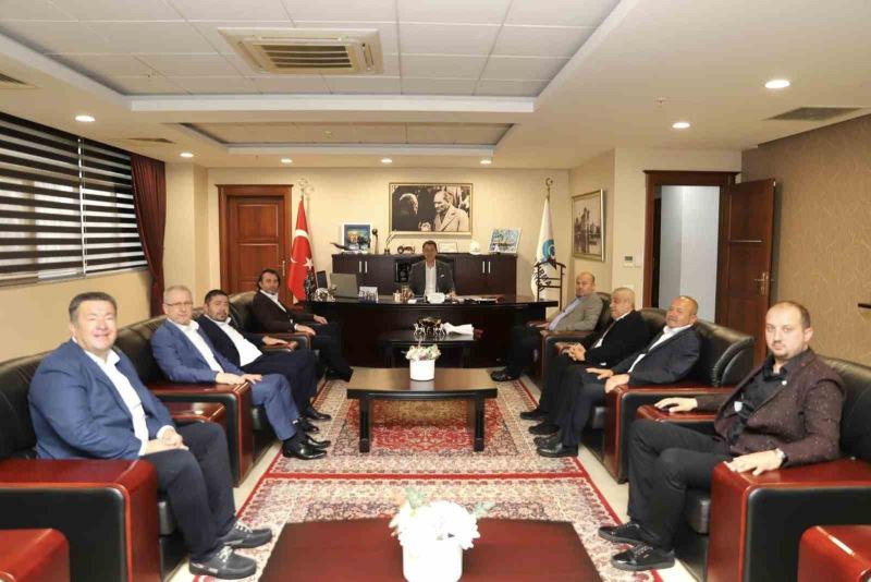 Bandırmaspor yeni yönetimi Belediye Başkanı Tolga Tosun’u ziyaret etti
