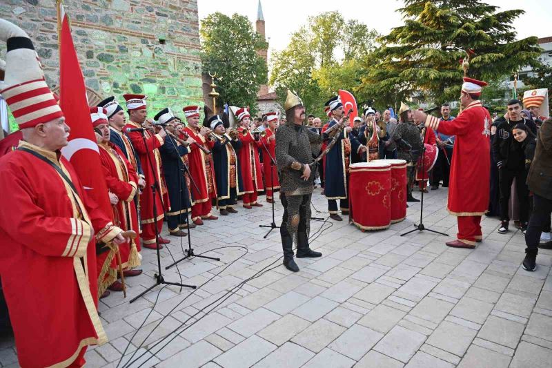 Bursa’nın tarihi hanlar ve çarşıları bir meydan daha kazandı
