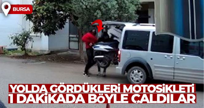 Yolda gördükleri motosikleti 1 dakikada böyle çaldılar