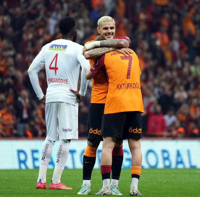 Galatasaray şampiyonluğa 1 galibiyet uzakta
