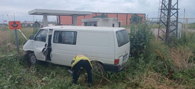 Karacabey’de kamyonet şarampole düştü: 1 ölü, 2 yaralı
