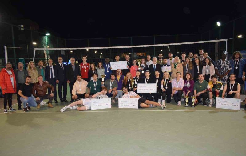 19 Mayıs Gençlik Kupası’nda kazananlar ödüllendirildi
