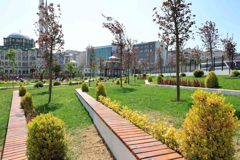 Sultangazi’de Fazlı Hayırlıoğlu Parkı hizmete açıldı
