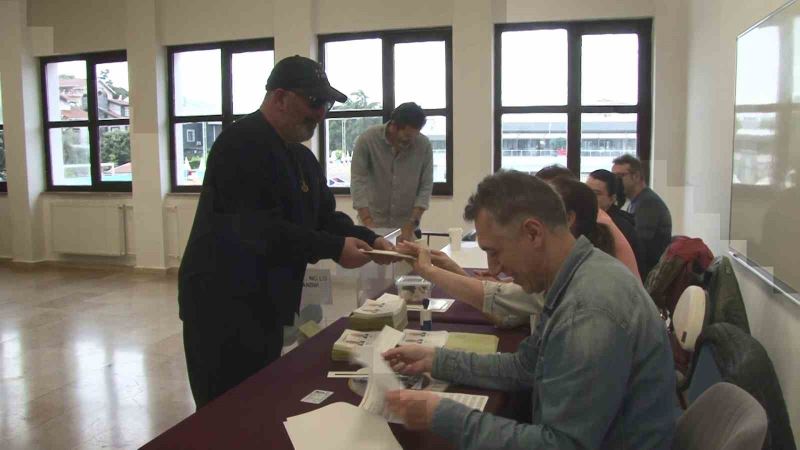 Ünlü komedyen Cem Yılmaz oyunu kullandı