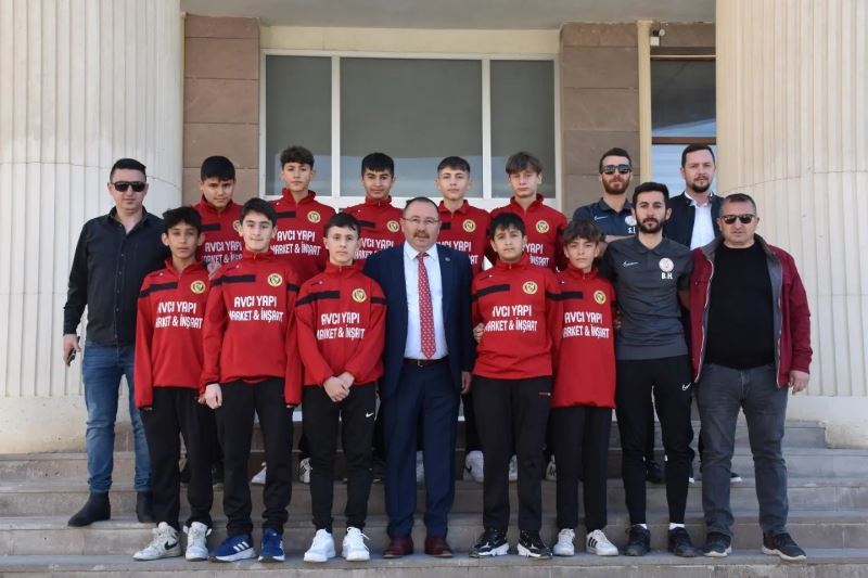 Futsal Yıldızlar Takımı’ndan nağmalup şampiyon oldu
