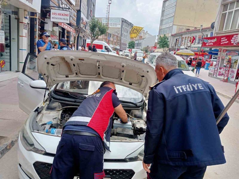 Keşan’da itfaiyenin kurtardığı kedi, hayvansever tarafından sahiplenildi
