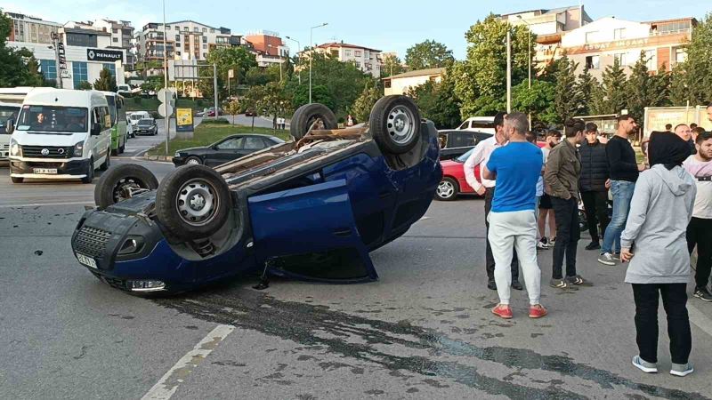 Takla atan otomobilden hafif sıyrıklarla çıktı
