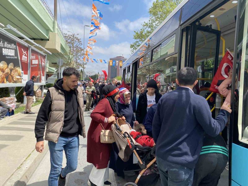 Yüz binlerce vatandaş Büyük İstanbul Mitingi’ne akın ediyor