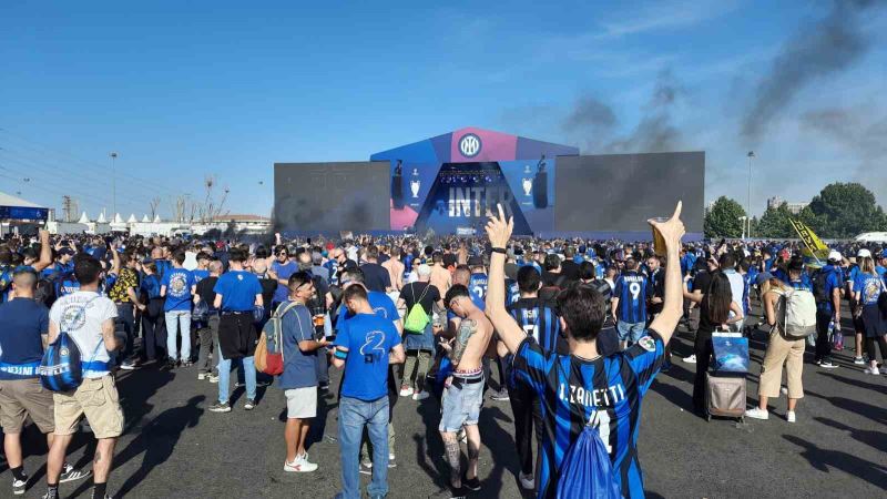 Inter taraftarından Hakan Çalhanoğlu’na sevgi gösterisi
