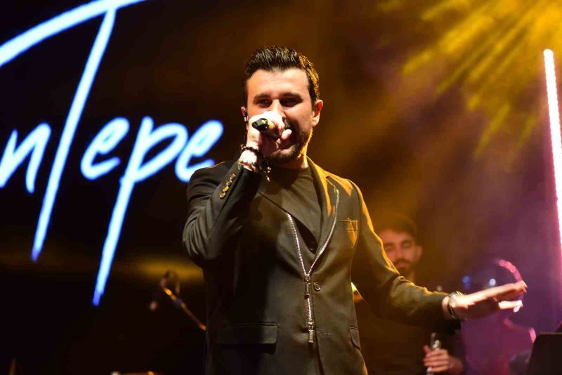 Gökhan Tepe, Bursalılara unutulmaz bir gece yaşattı
