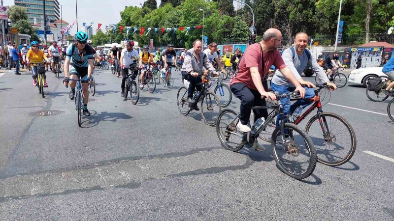 İki kıta arasında çevre için pedala bastılar
