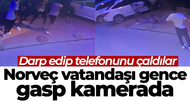 Taksim’de Norveç vatandaşı gence gasp kameraya yansıdı: Darp edip telefonunu çaldılar