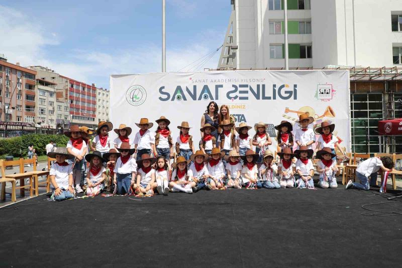 Sanat akademisi öğrencileri yetenekleriyle hayran bıraktı