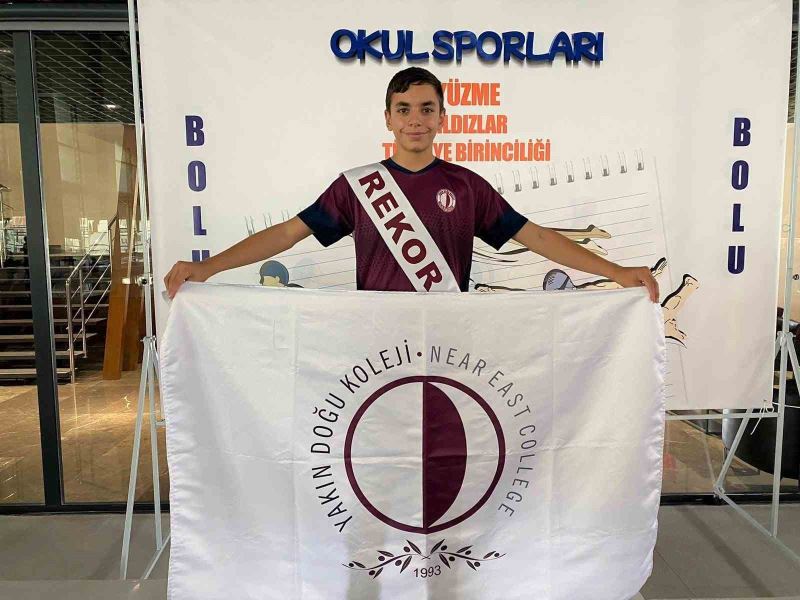 Barkan Can Aykut, yüzmede Türkiye birincisi oldu
