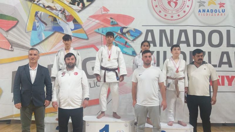 Anadolu Yıldızlar Ligi Judo grup müsabakalarında büyük başarı elde ettiler
