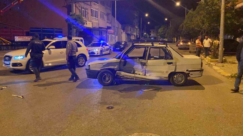 Edirne’de ilginç kaza: Kazaya karışan iki sürücü kaçtı