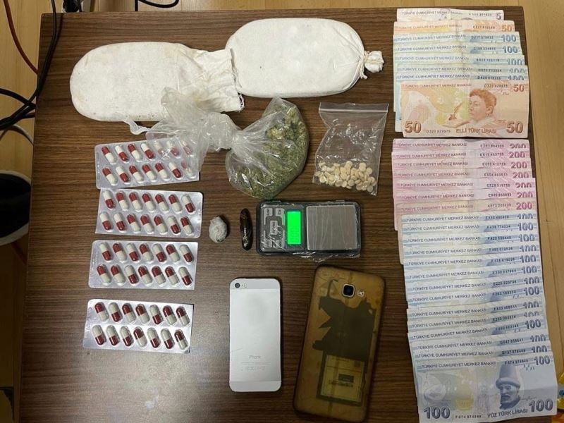 Lavaş ekmeği arasında uyuşturucu ticareti polise takıldı