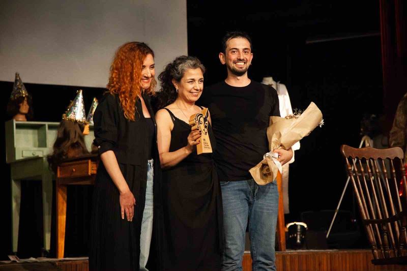 Nilüfer Kent Tiyatrosu Kıbrıs’ta alkışları topladı
