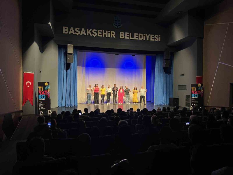 Başakşehir’in yetişkin tiyatro öğrencilerinden bir gecede 2 oyun
