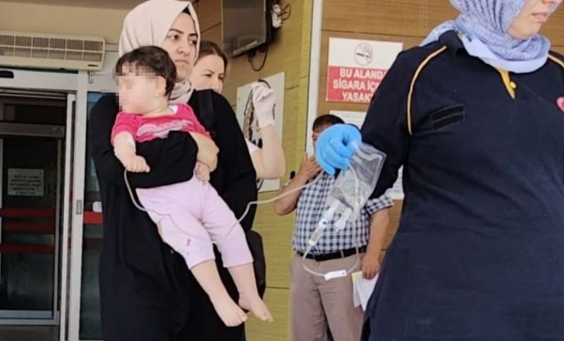 Bulaşık parlatıcısı içen bebek hastanelik oldu
