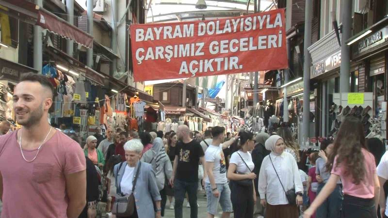 Bursa tarihi Kapalı Çarşı’da bayram yoğunluğu başladı
