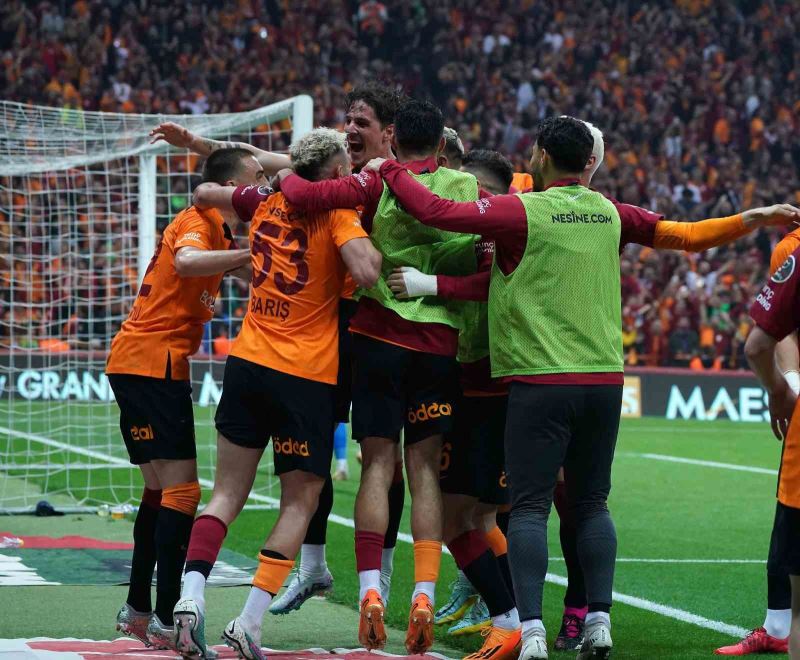 Galatasaray bu sene oynadığı 4 derbinin 3’ünden galibiyetle ayrıldı
