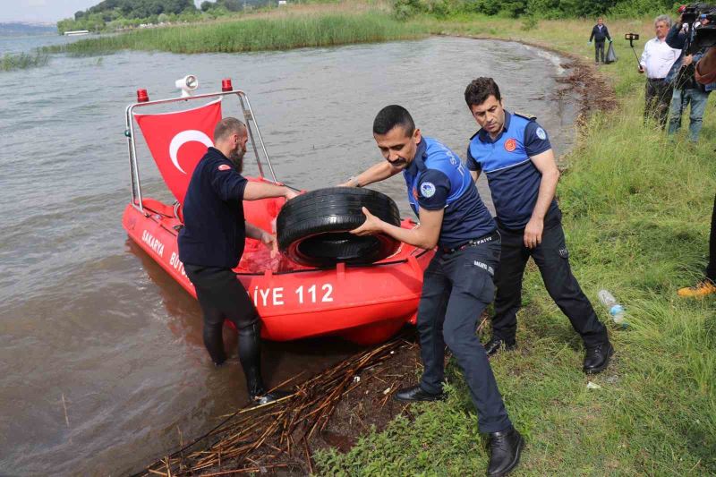 Sapanca Gölü’nden çıkan atıklar görenleri şaşırttı