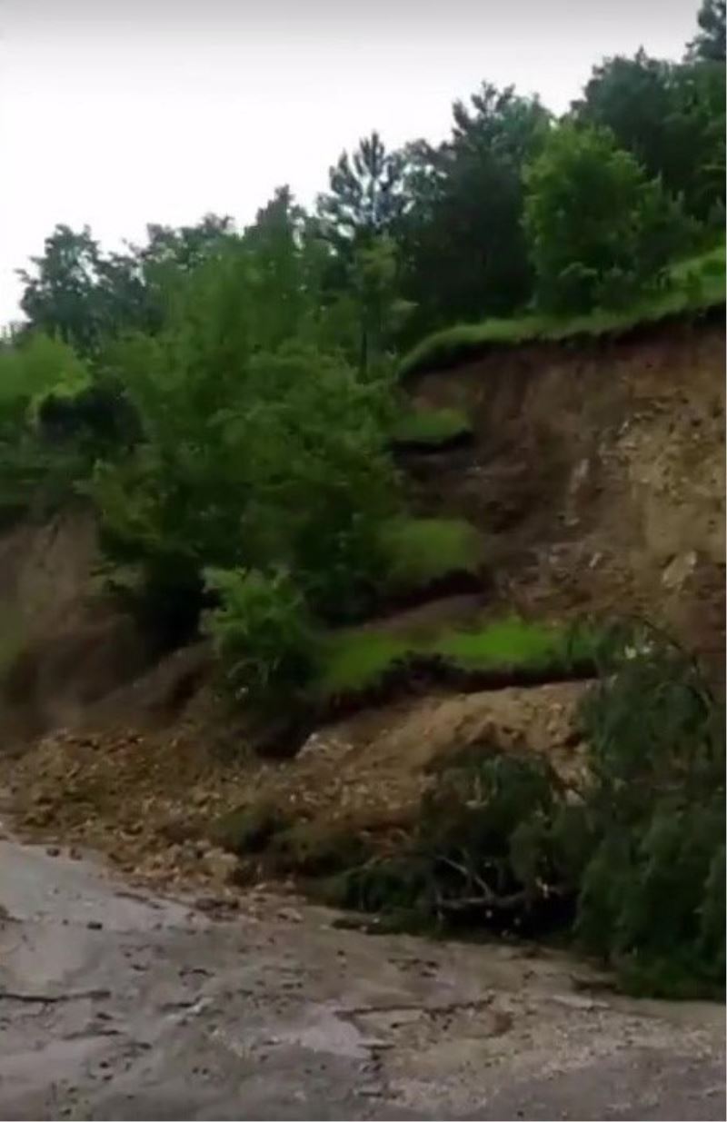 Amasya’da korkutan heyelan kamerada