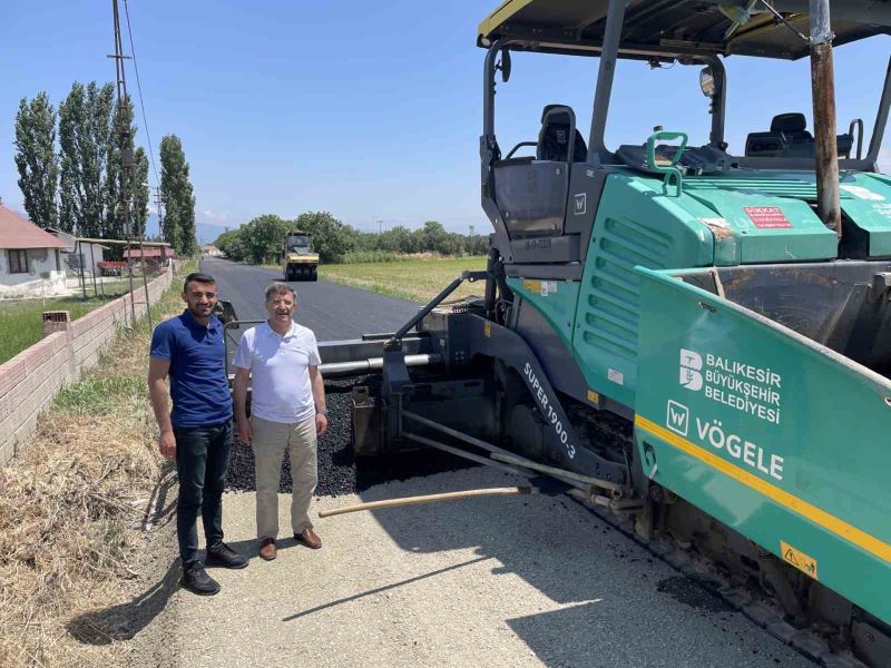 Burhaniye Çoruk Mahallesinde yol sevinci
