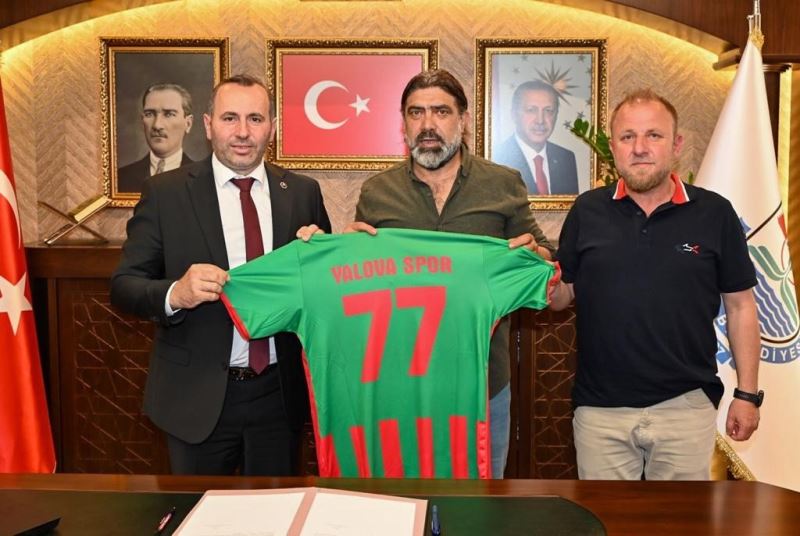 Faruk Yiğit Yalovaspor,’un yeni teknik direktörü oldu
