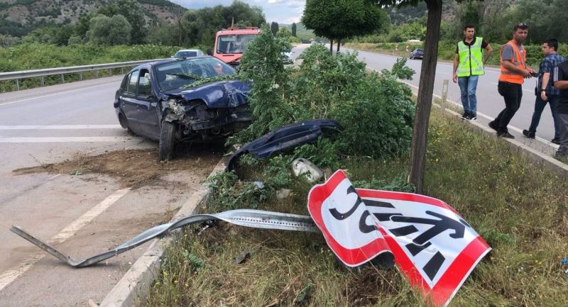 Amasya’da otomobil takla atarak karşı şeride geçti: 1 yaralı
