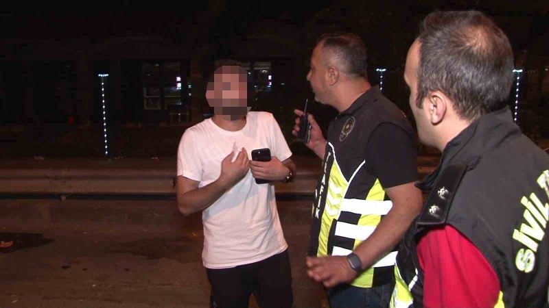 Kadıköy’de denetime ehliyetsiz takılarak ceza yiyen sürücüden şaşırtan tepki: 