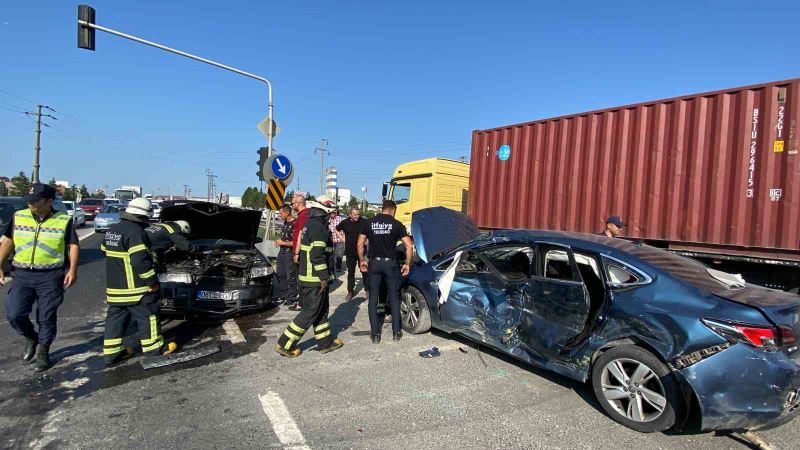 Tekirdağ’da 4 araçlı zincirleme kaza: 3’ü İtalyan 4 yaralı
