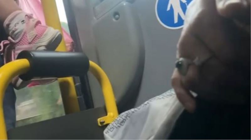 Otobüsteki tesettürlü kıza hakaret eden kadına yolculardan tokat gibi cevap